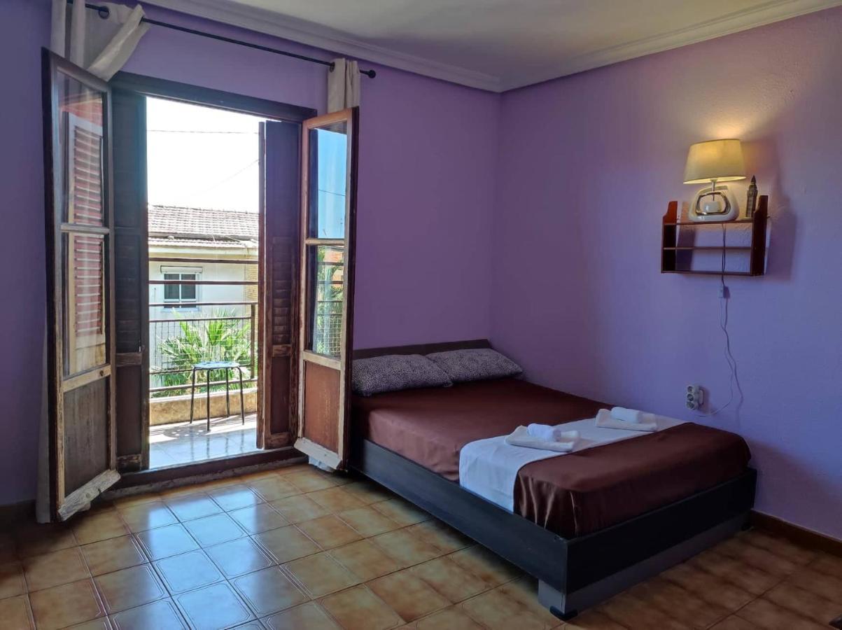 La Habitacion Del Piso Room In The Apartment Alicante Exterior photo